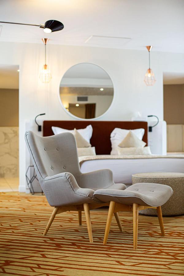 Hotel Le Saint Gelais Angoulême Esterno foto